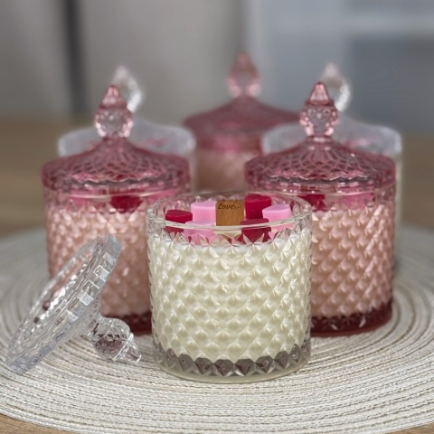 Świeca sojowa biała cukierniczka LOVE