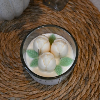 Świeca sojowa bukiet białych tulipanów