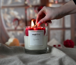 Świeca sojowa duże czerwone tulipany